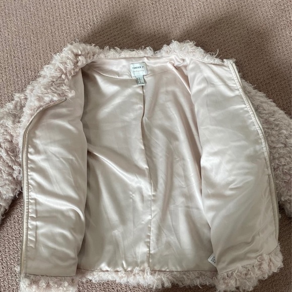 fuzzy H&M jacket - Picture 4 of 5